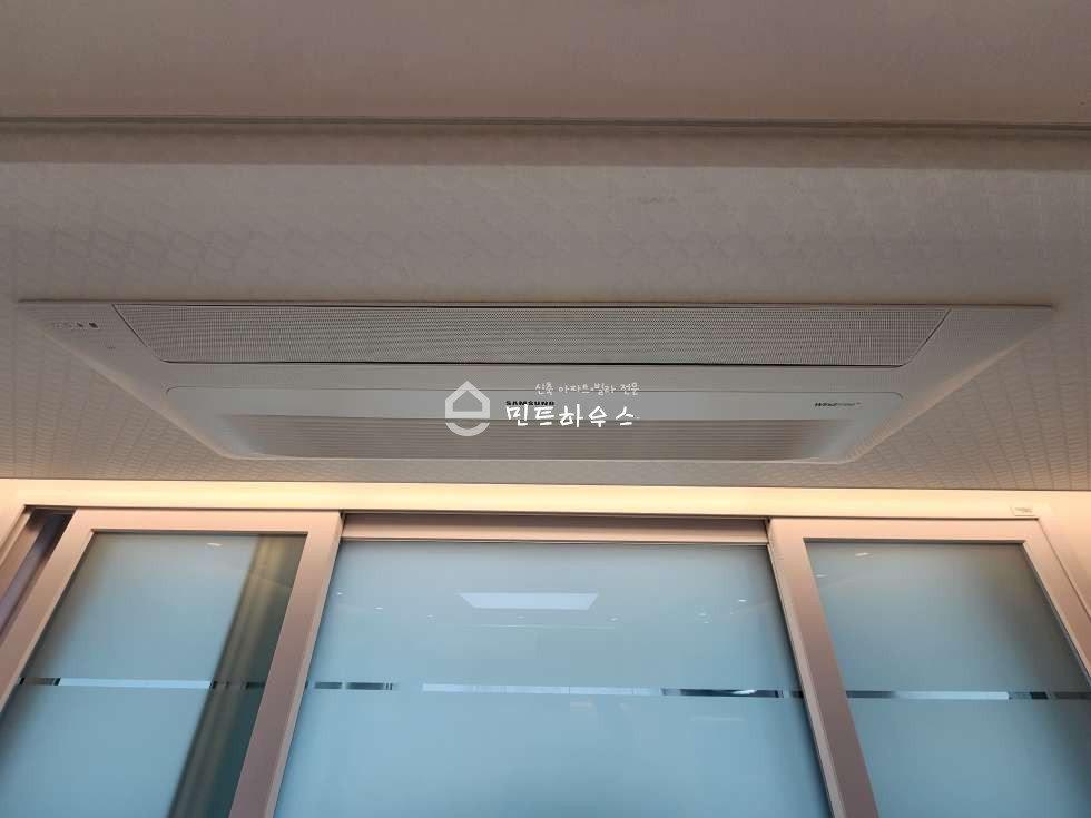 거실 에어컨